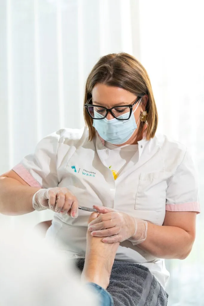 Voetverzorging in zorgcentra, woonzorgcentrum, WZC, voorziening voor personen met beperking